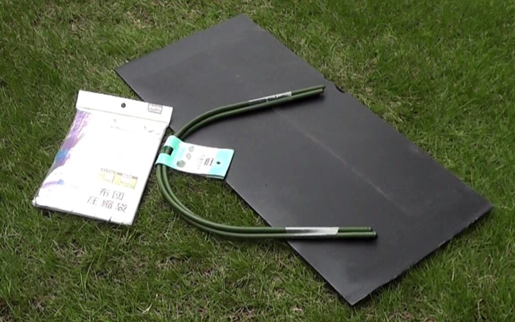 芝生を越冬させるための温室を作成する材料を100均で購入する